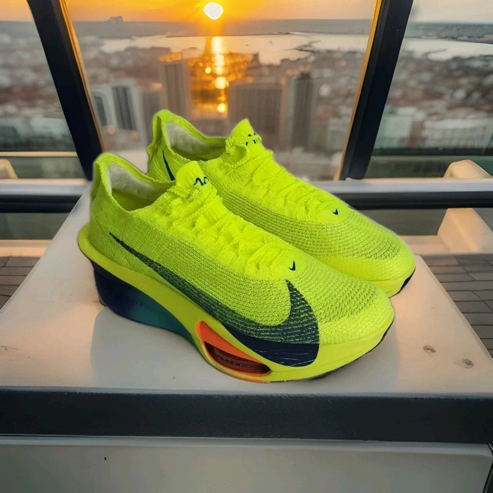 Nike Air Zoom Alphafly Next% 3 Volt Racing Shoes Mens 9.5 FD8311-700 Used once
